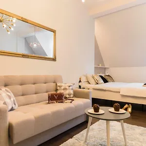 Goldeneye Center Apartament